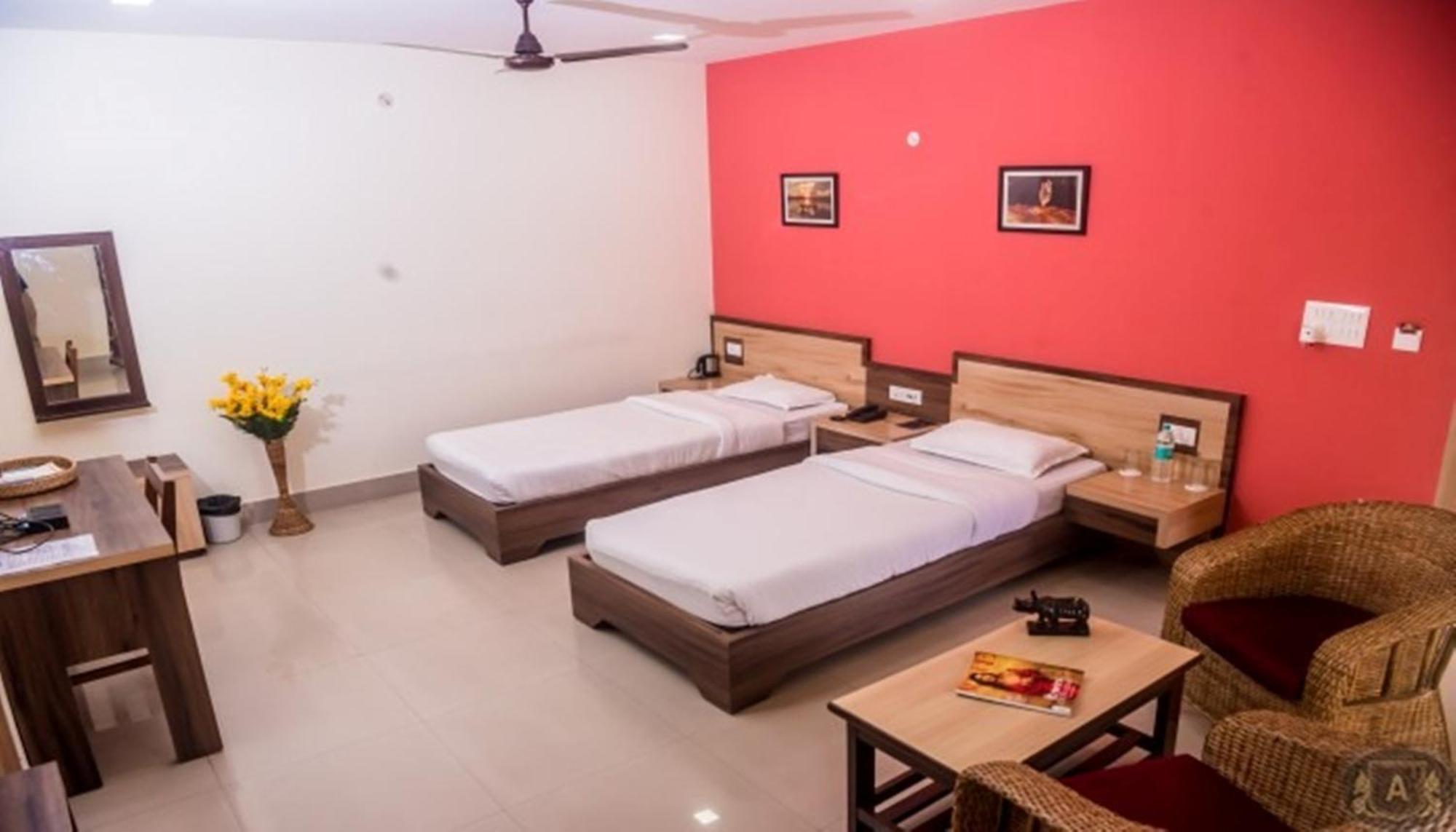 Hotel Aatreyee Dibrugarh Exterior foto